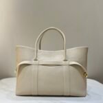 Loro Piana Ghiera Shopper Large Leather Tote Bag 40cm Grained Leather Handbag with Cashmere Lining and Detachable Pouch for Work and Travel Loro Piana Ghiera Shopper Large Leather Tote Bag 40cm Grained Leather Handbag with Cashmere Lining and Detachable Pouch for Work and Travel