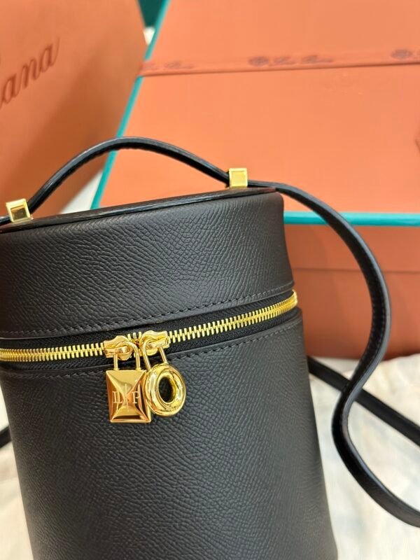 20 Loro Piana Extracase Cylinder Bag 12x12x16cm Calfskin Crossbody Bucket Bag for Women Handbag with Suede Lining