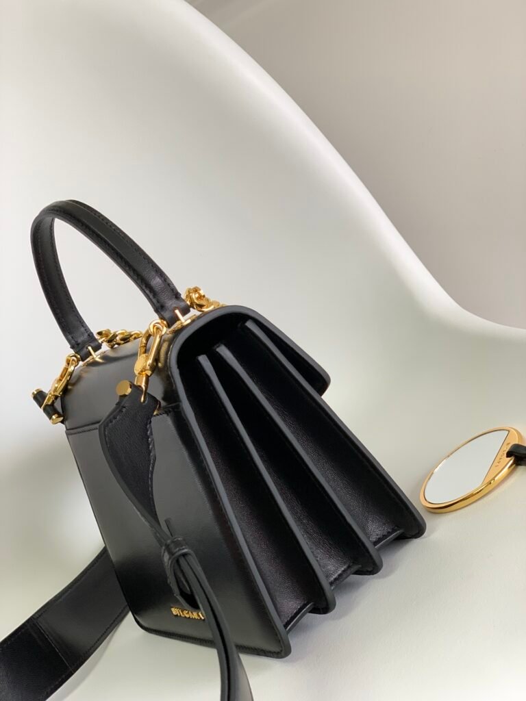 BVLGARI Serpenti Forever Bag 18cm 7 Iconic Colors Lambskin Top Handle Bag – Image 5 BVLGARI Serpenti Forever Bag 18cm 7 Iconic Colors Lambskin Top Handle Bag – Image 5