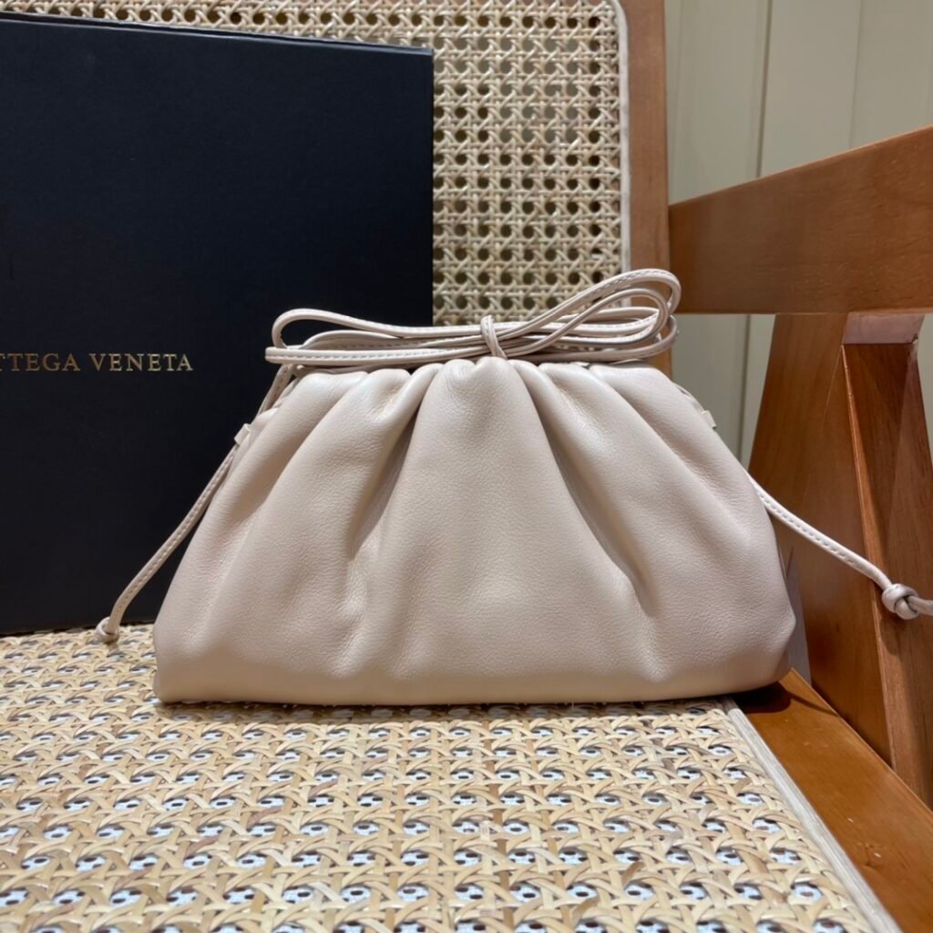 Bottega Veneta The Mini Pouch Bag 22cm Calfskin Leather Clutch & Crossbody Shoulder Bag 8 Colors Dumpling Purse – Image 11 Bottega Veneta The Mini Pouch Bag 22cm Calfskin Leather Clutch & Crossbody Shoulder Bag 8 Colors Dumpling Purse – Image 11