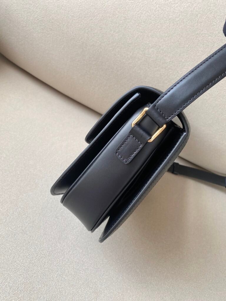 CELINE Triomphe Medium Bag Textile and Calfskin 22.5cm Embroidery & Canvas Patchwork Shoulder Bag – Image 7