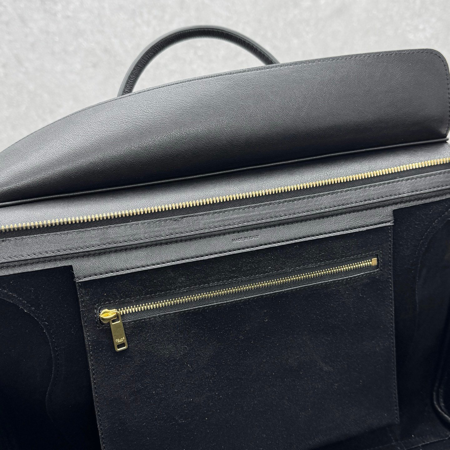 Celine New Luggage Smile Bag 36cm Medium Suede & Smooth Leather Handbag Classic Retro Tote with Crossbody Strap Celine New Luggage Smile Bag 36cm Medium Suede & Smooth Leather Handbag Classic Retro Tote with Crossbody Strap