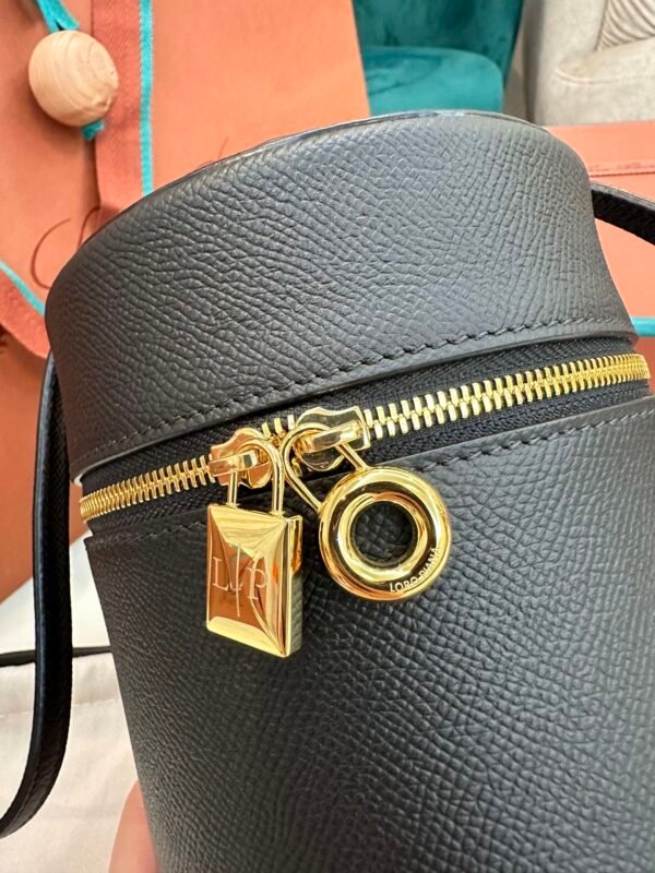 21 Loro Piana Extracase Cylinder Bag 12x12x16cm Calfskin Crossbody Bucket Bag for Women Handbag with Suede Lining
