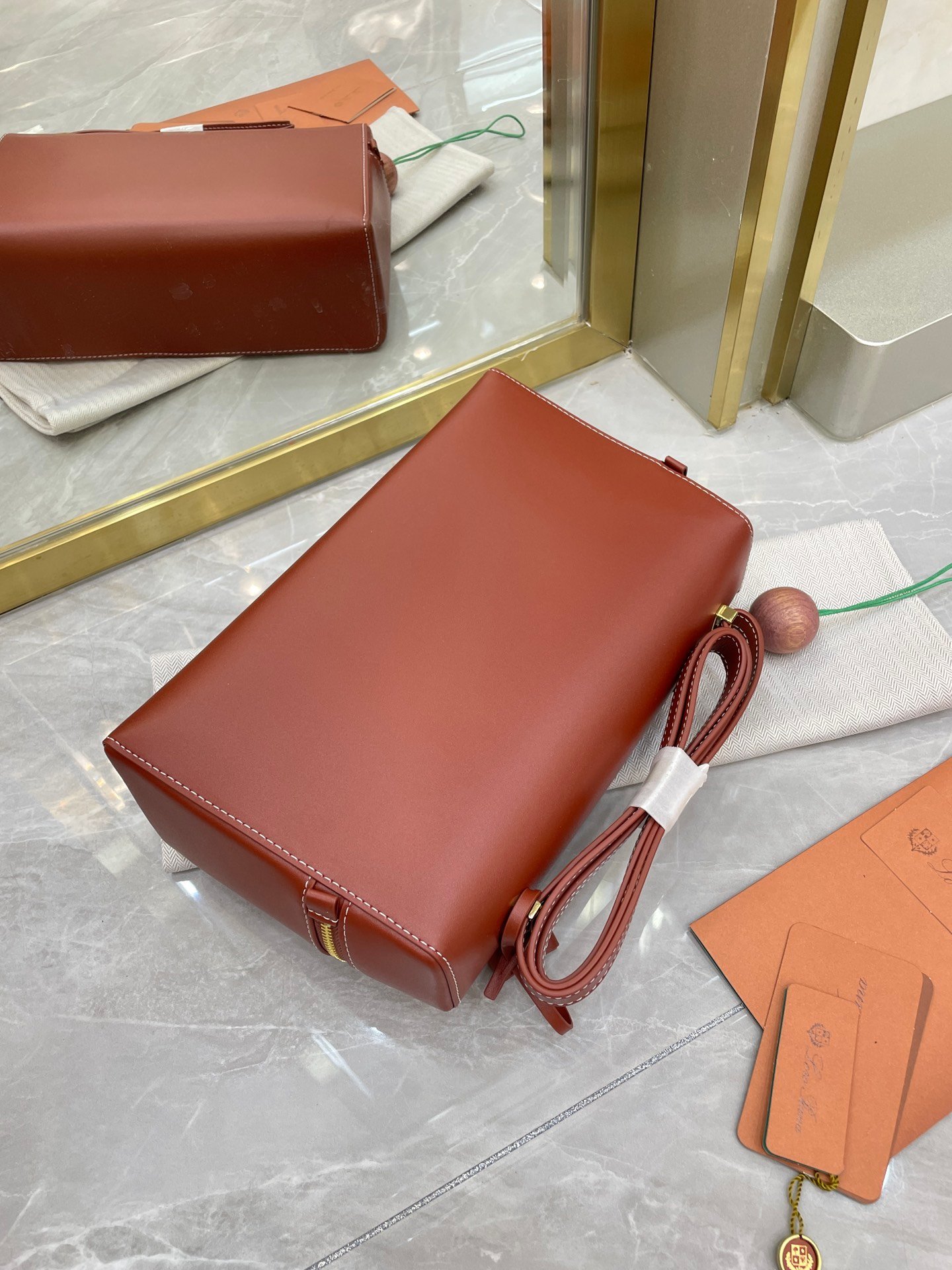 Loro Piana Extra Bag L27 Luxury Saddle Leather Crossbody & Shoulder Bag for Women 27cm Vanity Top-Handle Bag Loro Piana Extra Bag L27 Luxury Saddle Leather Crossbody & Shoulder Bag for Women 27cm Vanity Top-Handle Bag