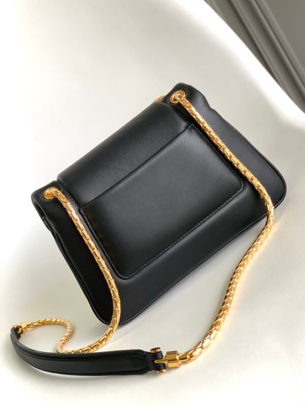 21 BVLGARI Serpenti Reverse Small Shoulder Bag 22.5cm Quilted Metropolitan Calf Leather Crossbody Chain Bag with Magnetic Snakehead Closure