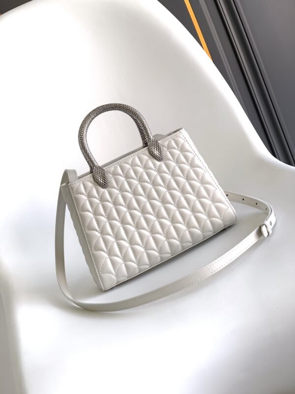 21 BVLGARI Serpentine Duo Tote Bag 21.5cm Designer Quilted Patent Leather Evening Bag with Snake Handles