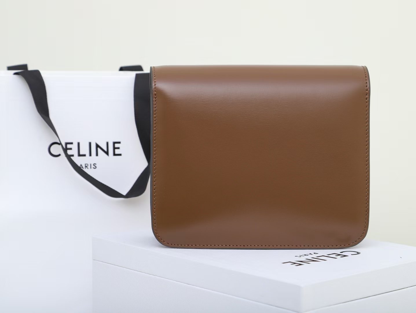Celine Classic Box Bag High-End Italian Box Calfskin Medium Shoulder Bag 3 Colors – Image 14 Celine Classic Box Bag High-End Italian Box Calfskin Medium Shoulder Bag 3 Colors – Image 14