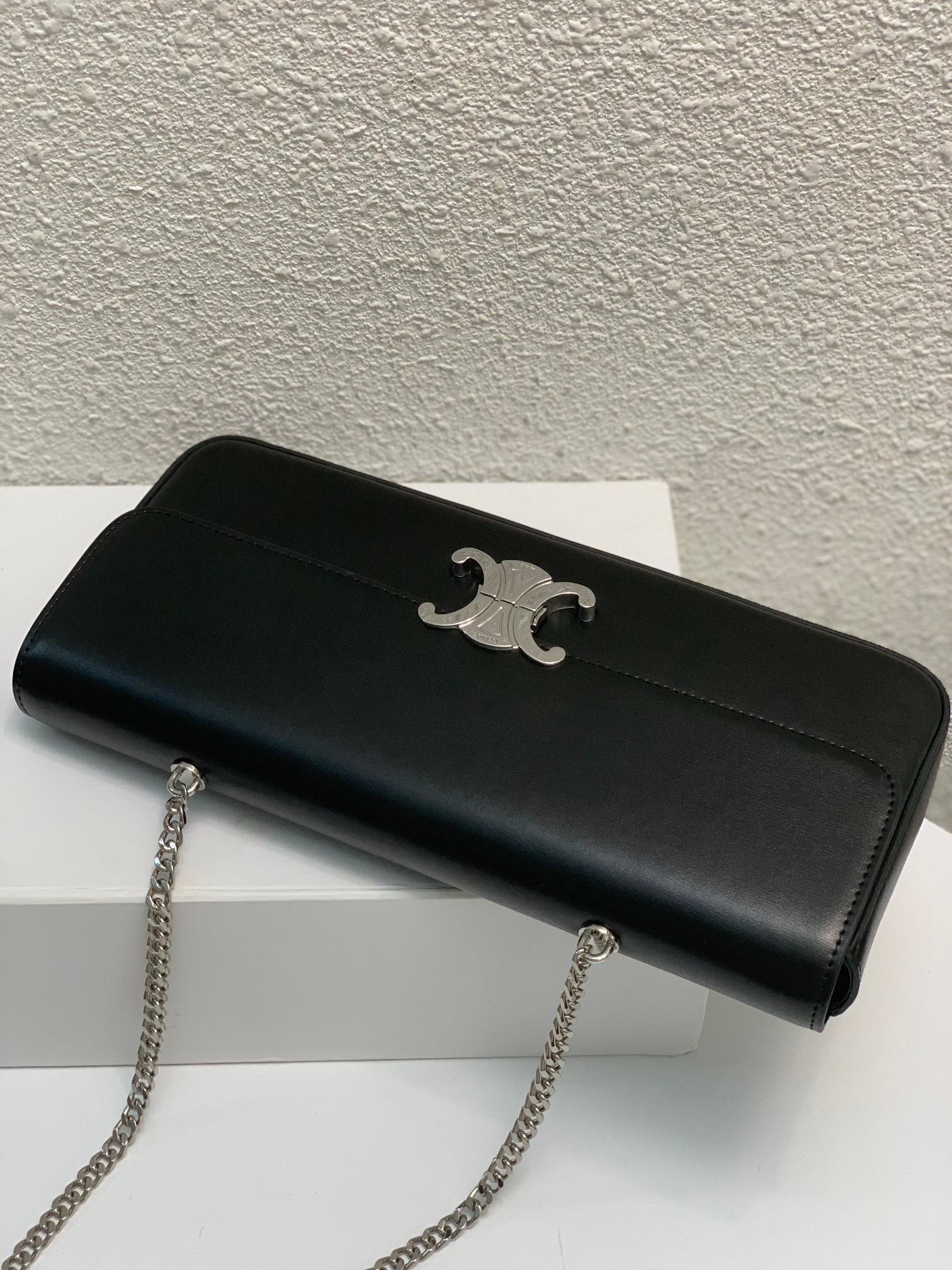 Celine Triomphe 30cm Horizontal Bag Top-Tier Leather Chain Bag for Women Retro Aesthetic Underarm Bag 23