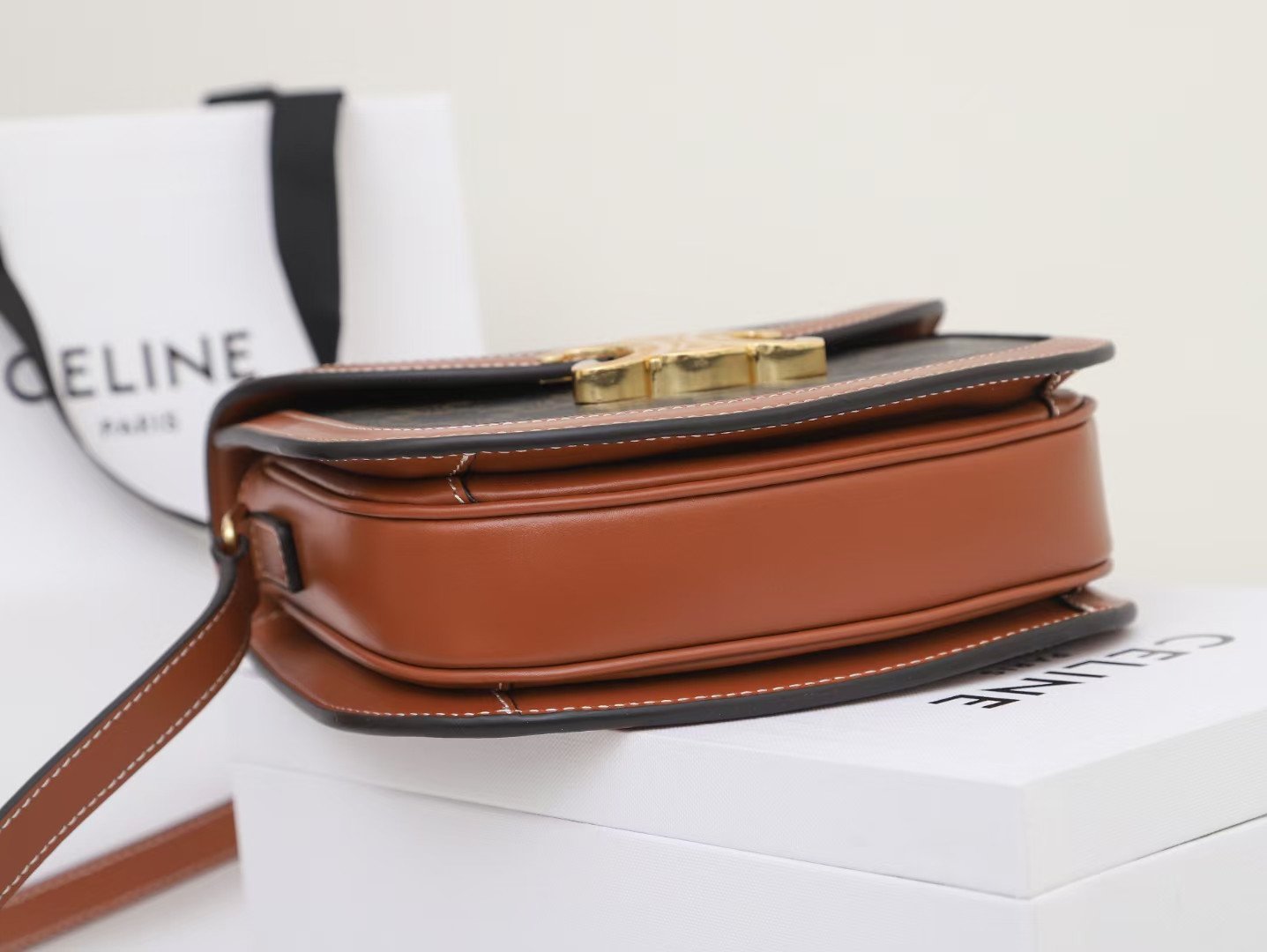 CELINE Teen Besace Triomphe Bag 18.5cm Shiny Calfskin Leather Crossbody Saddle Bag for Women 24