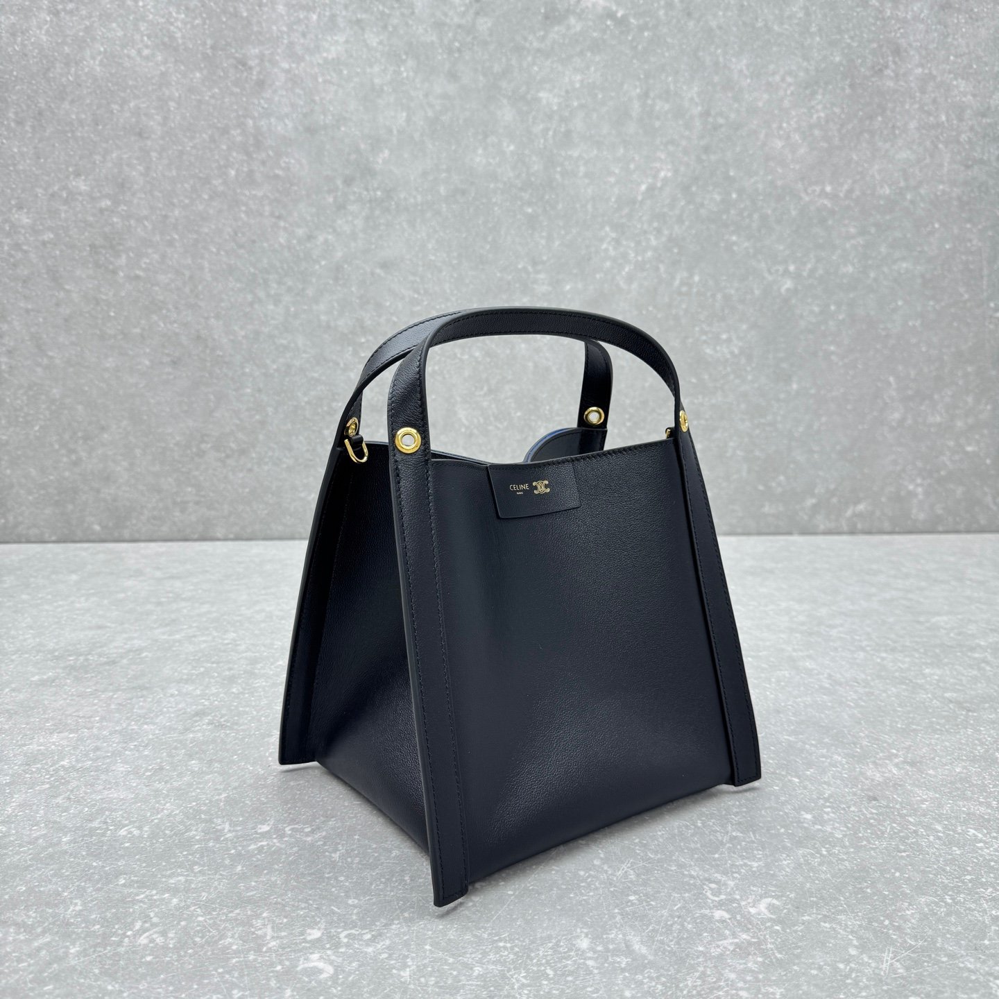 CELINE Cubo Medium Bucket Bag 23cm Triomphe Canvas & Calfskin Handbag with Crossbody Strap & Large Capacity CELINE Cubo Medium Bucket Bag 23cm Triomphe Canvas & Calfskin Handbag with Crossbody Strap & Large Capacity