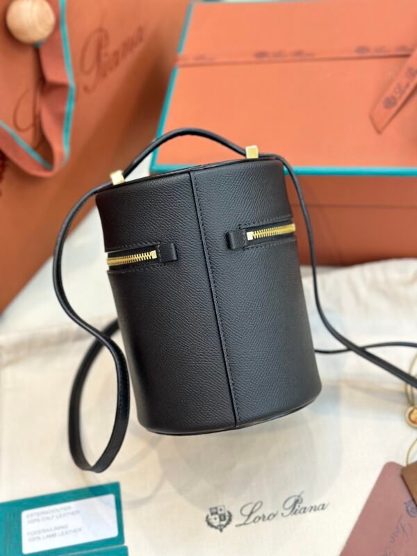 24 Loro Piana Extracase Cylinder Bag 12x12x16cm Calfskin Crossbody Bucket Bag for Women Handbag with Suede Lining