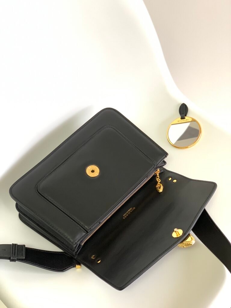 BVLGARI Serpenti Forever Shoulder Bag In Nappa Leather 25cm Snakehead Crossbody Handbag With Chunky Chain 4 Colors – Image 8 BVLGARI Serpenti Forever Shoulder Bag In Nappa Leather 25cm Snakehead Crossbody Handbag With Chunky Chain 4 Colors – Image 8