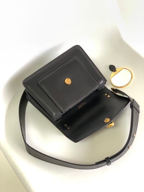 BVLGARI Serpenti Forever Lambskin Crossbody Bag 20cm Luxury Iconic Snakehead Shoulder Bag with Detachable Wide Strap