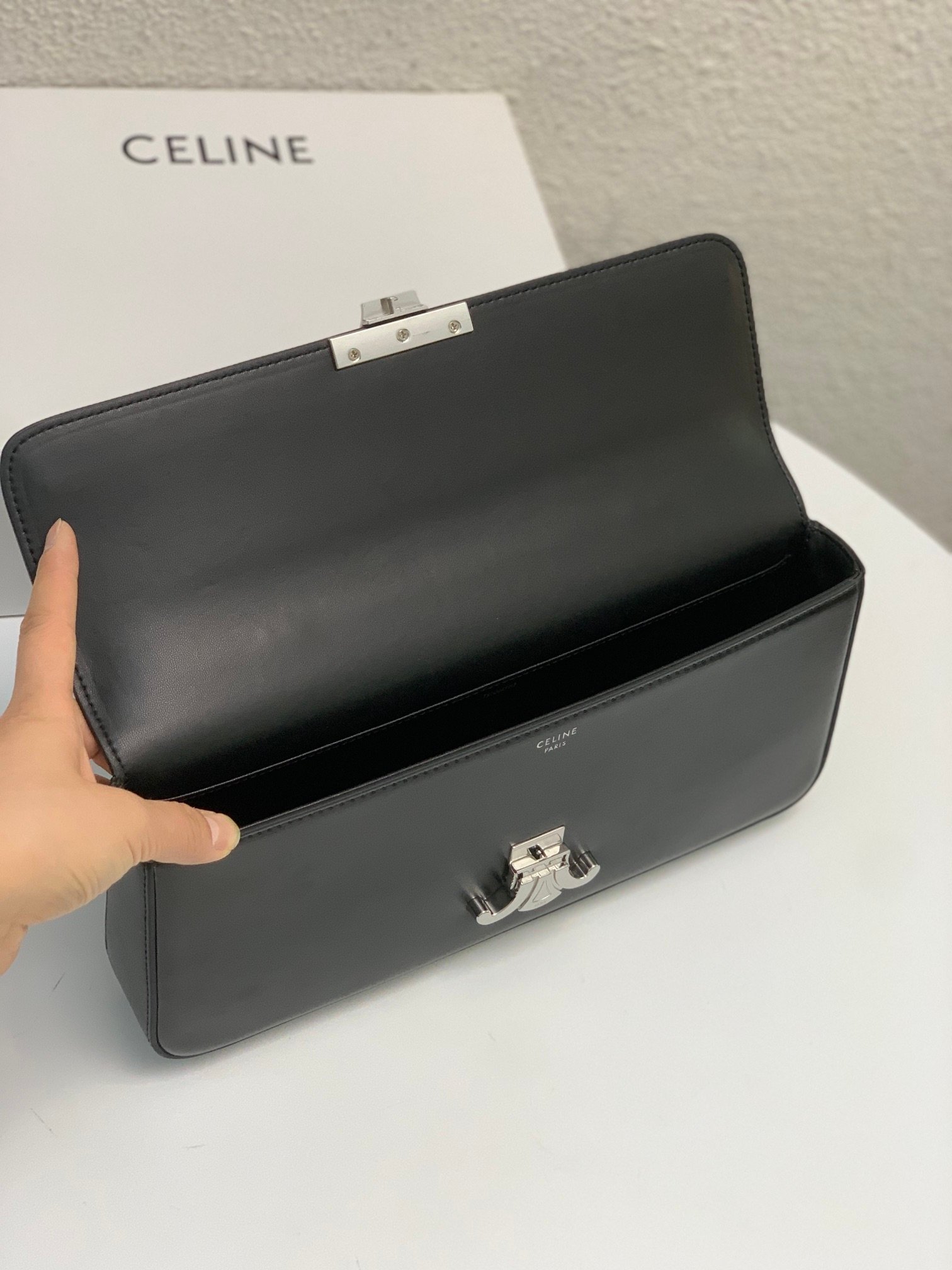 Celine Triomphe 30cm Horizontal Bag Top-Tier Leather Chain Bag for Women Retro Aesthetic Underarm Bag 26