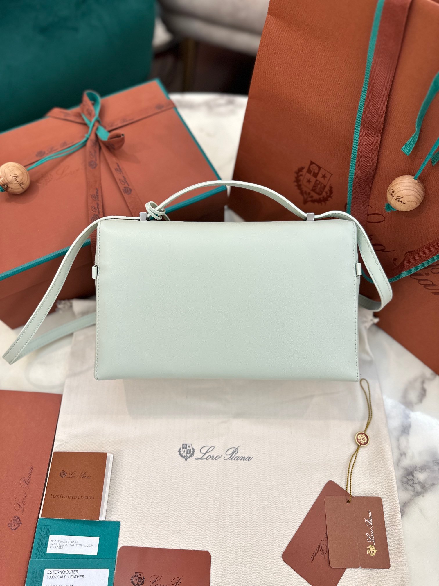 Loro Piana Extra Bag 27 Premium Calfskin Handbag with Steel Hardware Timeless Quiet Luxury Top-Handle Bag 4 Colors Loro Piana Extra Bag 27 Premium Calfskin Handbag with Steel Hardware Timeless Quiet Luxury Top-Handle Bag 4 Colors