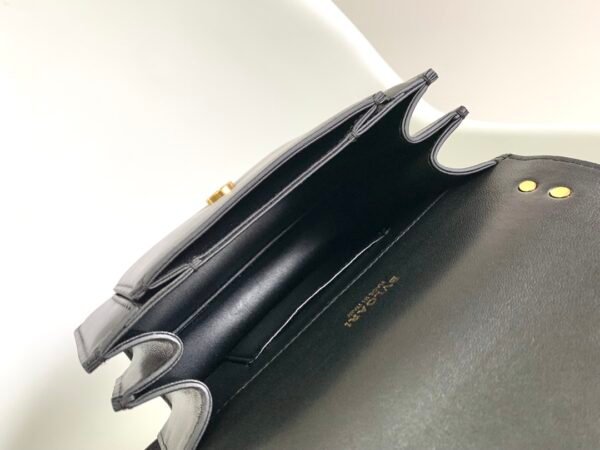 BVLGARI Serpenti Forever Lambskin Crossbody Bag 20cm Luxury Iconic Snakehead Shoulder Bag with Detachable Wide Strap