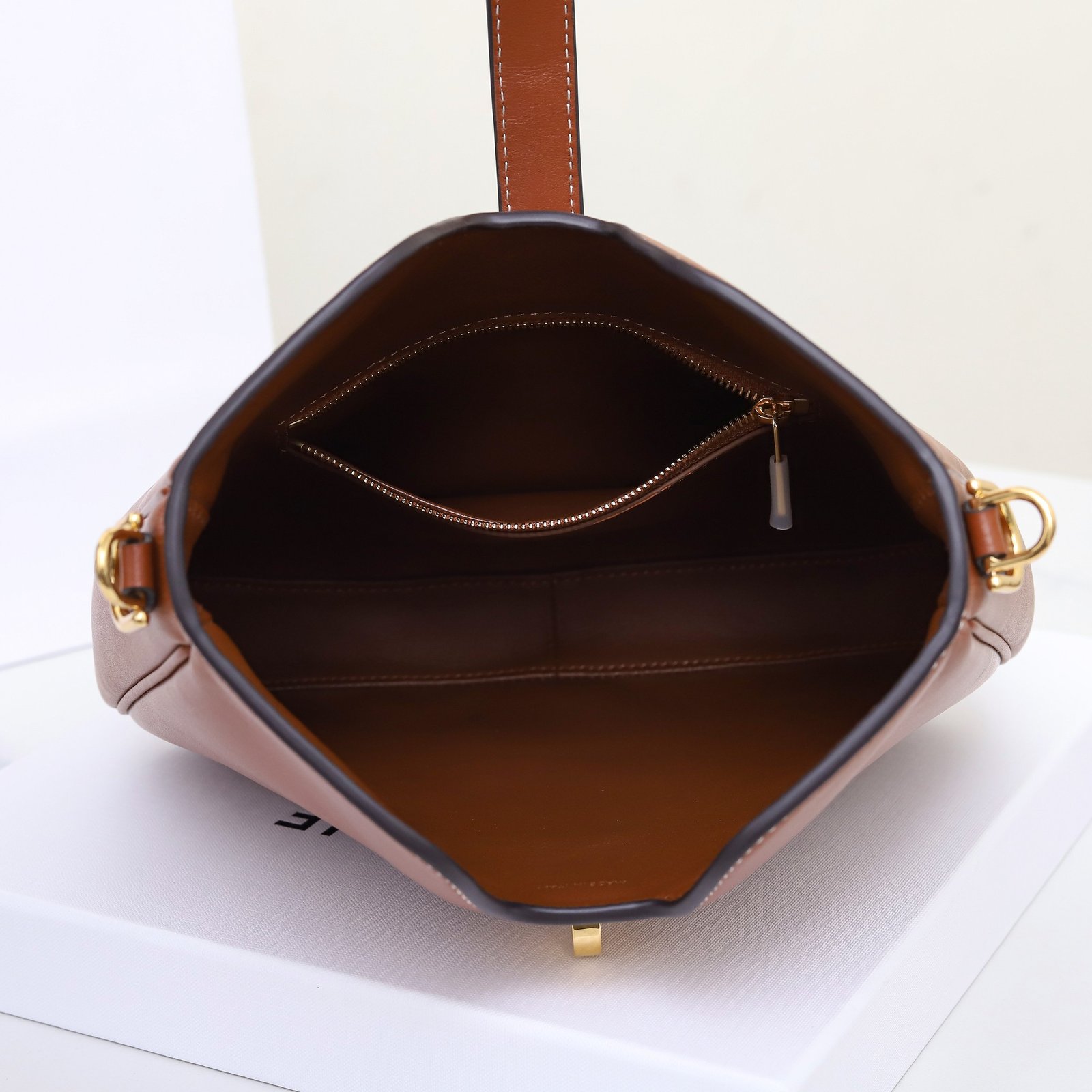 Celine Calfskin Shoulder Bag 24.5cm Minimalist Crossbody Handbag with Gold Hardware Twist-Lock 2025 27