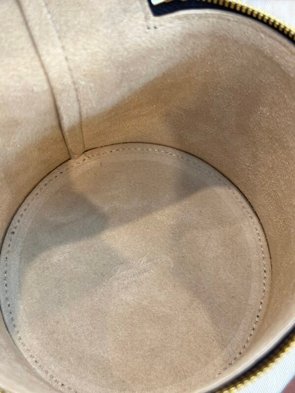 27 Loro Piana Extracase Cylinder Bag 12x12x16cm Calfskin Crossbody Bucket Bag for Women Handbag with Suede Lining