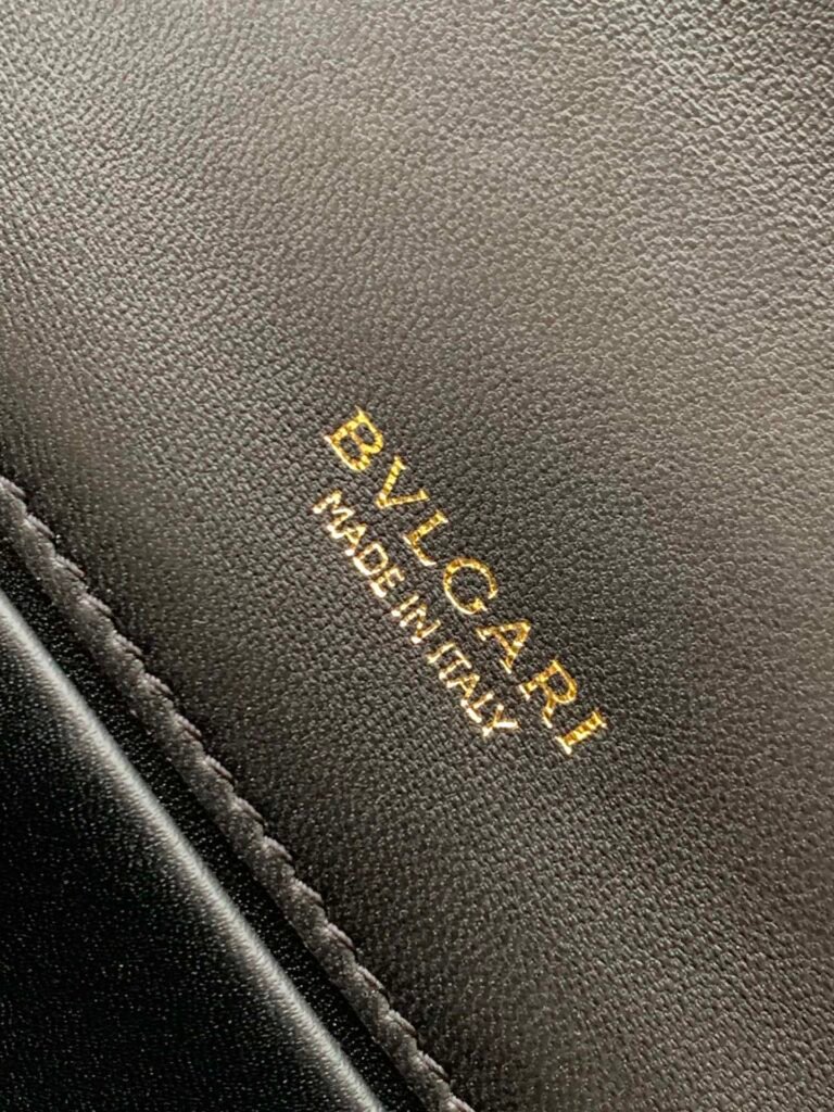 BVLGARI Serpenti Forever Shoulder Bag In Nappa Leather 25cm Snakehead Crossbody Handbag With Chunky Chain 4 Colors – Image 11 BVLGARI Serpenti Forever Shoulder Bag In Nappa Leather 25cm Snakehead Crossbody Handbag With Chunky Chain 4 Colors – Image 11
