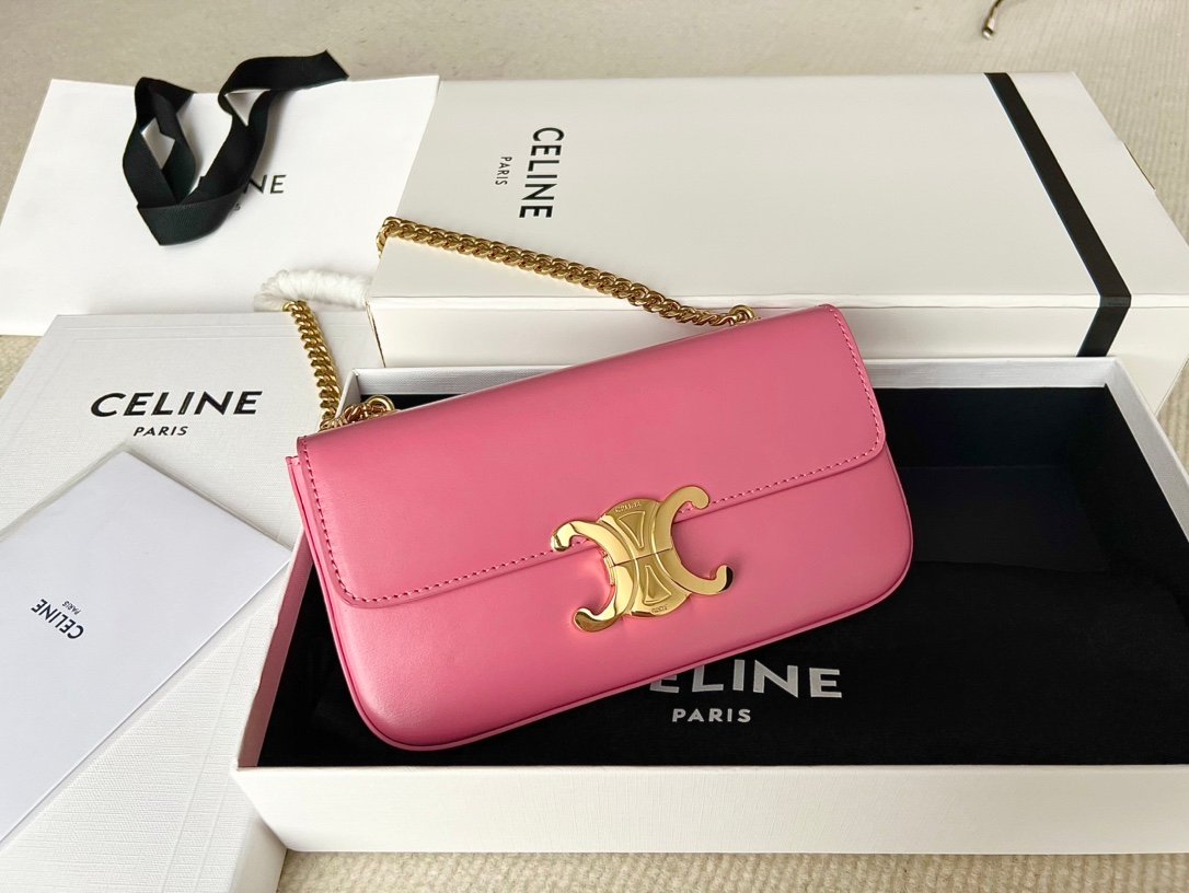 CELINE TRIOMPHE Chain Shoulder Bag in Shiny Calfskin Leather Underarm Baguette with Gold Hardware 28
