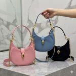 BVLGARI Serpenti Ellipse Small Crossbody Bag 20cm Calf Leather Crescent Hobo Shoulder Bag with Snakehead Closure BVLGARI Serpenti Ellipse Small Crossbody Bag 20cm Calf Leather Crescent Hobo Shoulder Bag with Snakehead Closure