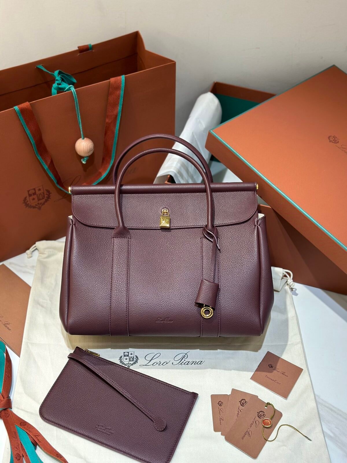 Loro Piana Loom L32 Grained Calfskin Handbag 33cm Designer Tote Bag with Padlock & Pouch Loro Piana Loom L32 Grained Calfskin Handbag 33cm Designer Tote Bag with Padlock & Pouch