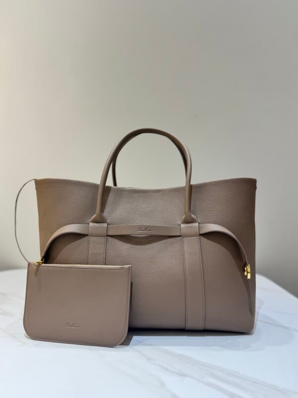 28 Loro Piana Ghiera Shopper Large Leather Tote Bag 40cm Grained Leather Handbag with Cashmere Lining and Detachable Pouch for Work and Travel