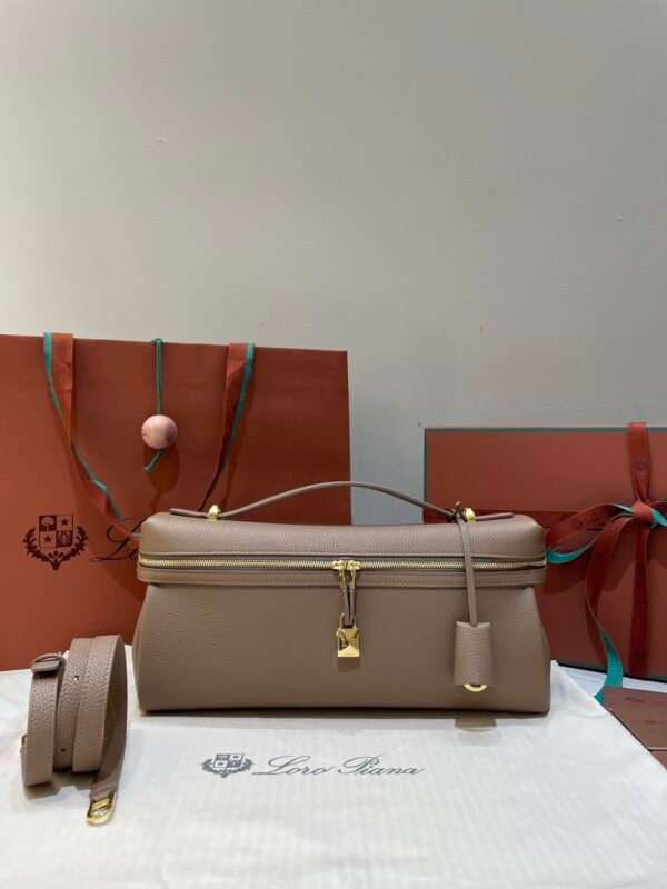 Loro Piana Extra Softy L33 Bag Quiet Luxury Fine-Grained Leather Handbag with Crossbody Strap