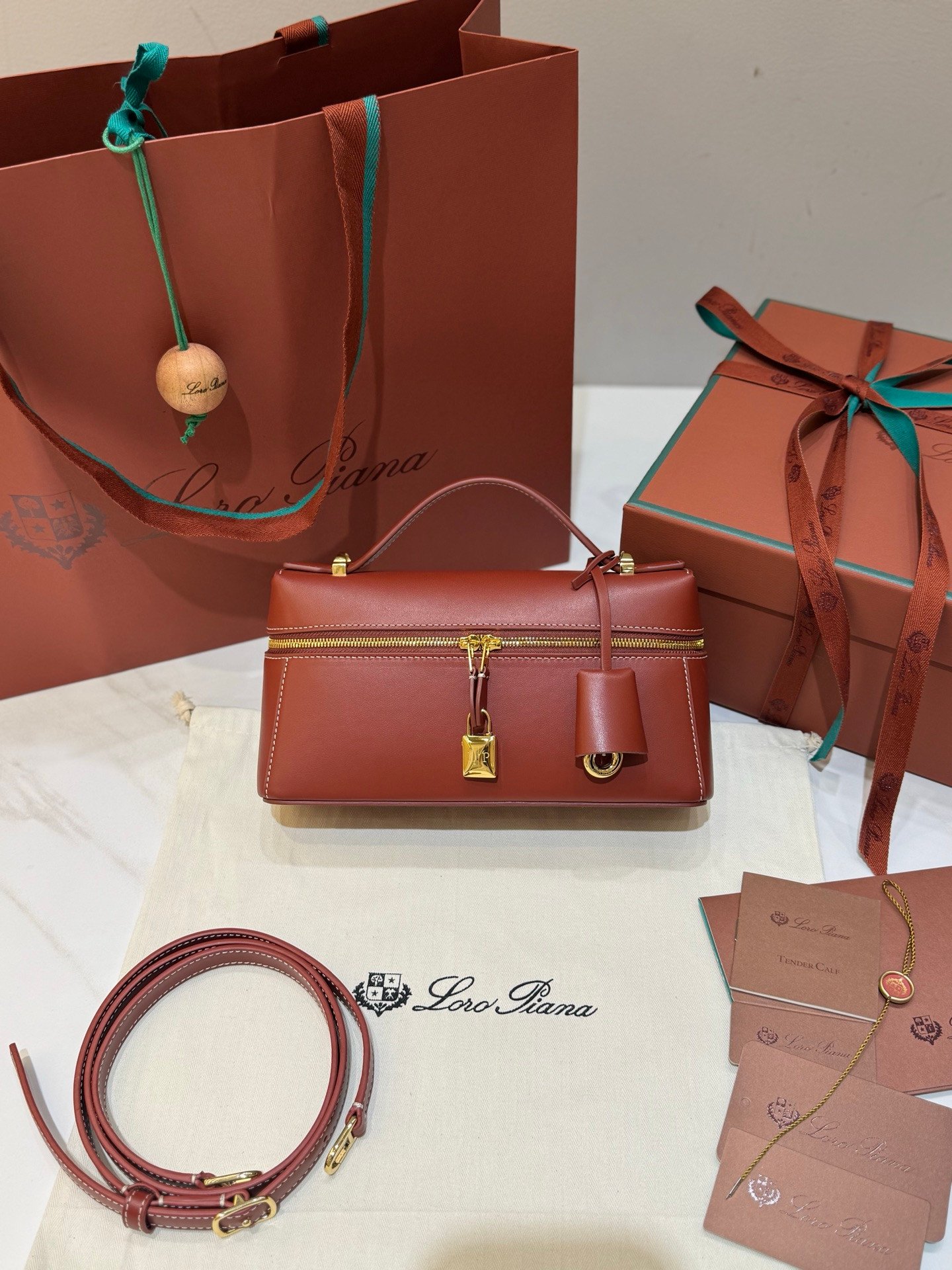 Loro Piana Extra Bag L23 Smooth Calfskin Top Handle Crossbody Bag 23cm for Women Aesthetic Vanity Case Handbag Loro Piana Extra Bag L23 Smooth Calfskin Top Handle Crossbody Bag 23cm for Women Aesthetic Vanity Case Handbag