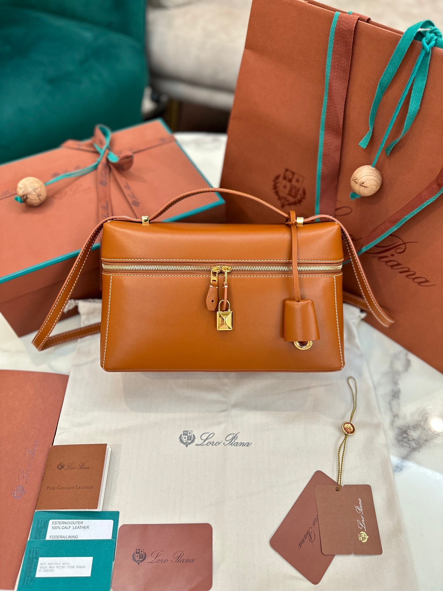 Loro Piana Extra Bag 27 Premium Calfskin Handbag with Steel Hardware Timeless Quiet Luxury Top-Handle Bag 4 Colors Loro Piana Extra Bag 27 Premium Calfskin Handbag with Steel Hardware Timeless Quiet Luxury Top-Handle Bag 4 Colors
