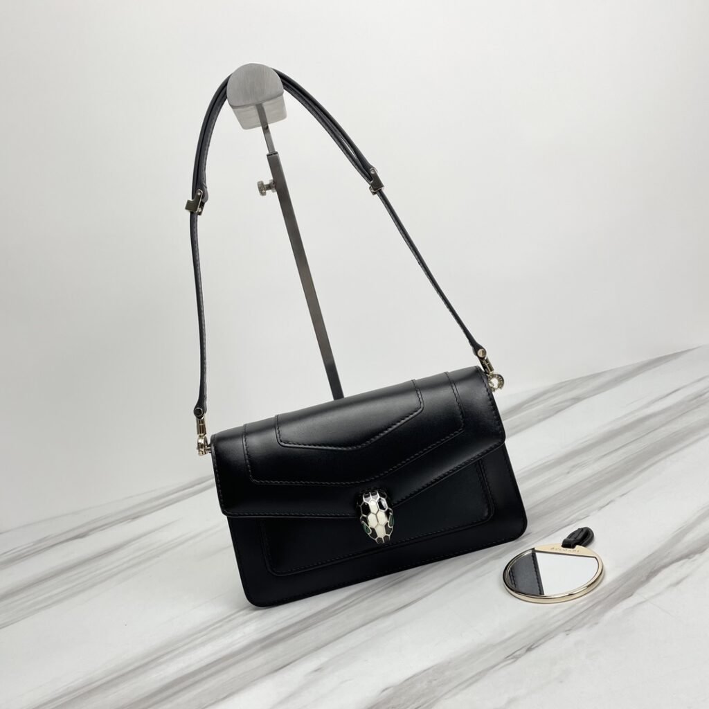 BVLGARI Serpenti Forever East-West Small Shoulder Bag 22cm Calf Leather Crossbody Bag with Snakehead Closure – Image 15 BVLGARI Serpenti Forever East-West Small Shoulder Bag 22cm Calf Leather Crossbody Bag with Snakehead Closure – Image 15