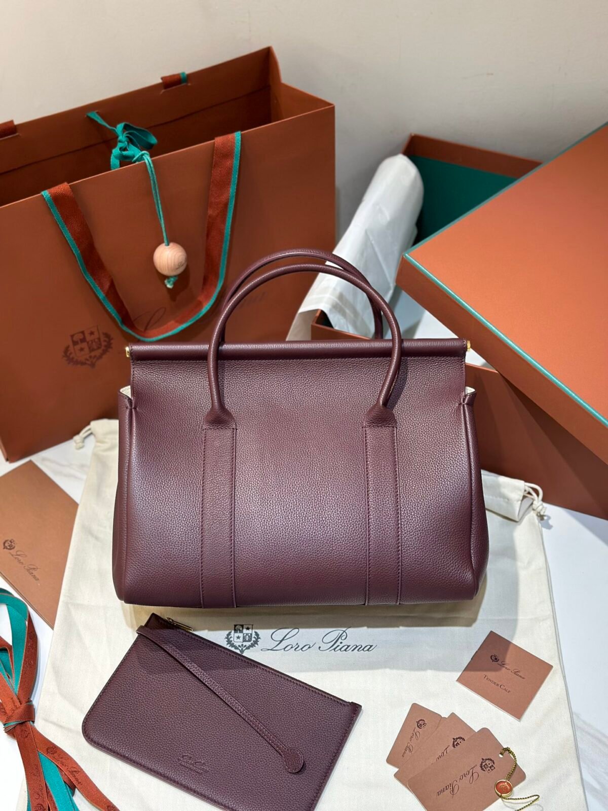 Loro Piana Loom L32 Grained Calfskin Handbag 33cm Designer Tote Bag with Padlock & Pouch Loro Piana Loom L32 Grained Calfskin Handbag 33cm Designer Tote Bag with Padlock & Pouch