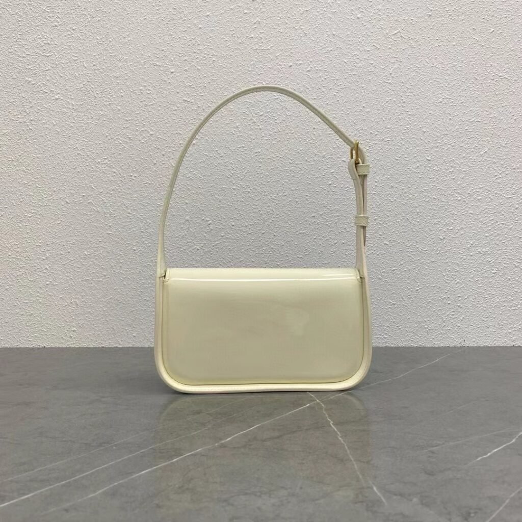 CELINE Triomphe Shoulder Bag Calfskin Handbag Lambskin lining – Image 3 CELINE Triomphe Shoulder Bag Calfskin Handbag Lambskin lining – Image 3