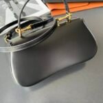 Celine Teen Lola Bag 22.5cm Shiny Calfskin Versatile Shoulder and Crossbody Bag with Gold-Tone Triomphe Clasp Celine Teen Lola Bag 22.5cm Shiny Calfskin Versatile Shoulder and Crossbody Bag with Gold-Tone Triomphe Clasp