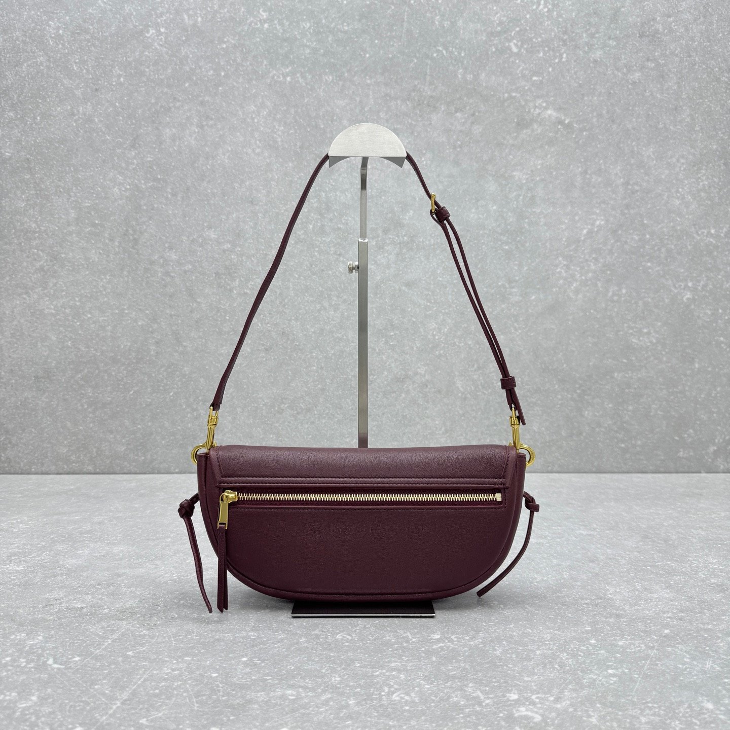 Celine Half-Moon Hobo Bag 25cm Triomphe Oil-Waxed Leather Underarm Bag with Gold Hardware