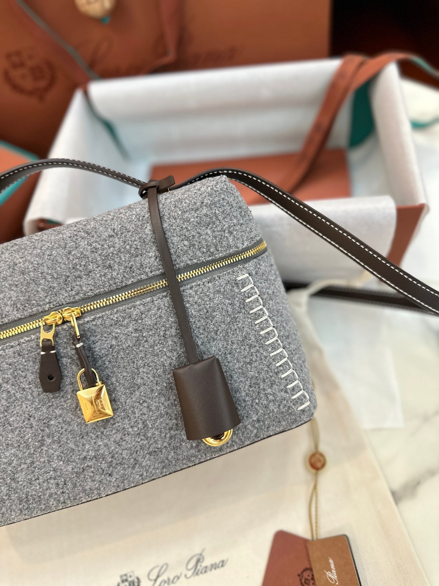 Exclusive Loro Piana L27 Vanity Case Cashmere & Imported Calfskin Structured Handbag Superior Craftsmanship Upgraded Edition Exclusive Loro Piana L27 Vanity Case Cashmere & Imported Calfskin Structured Handbag Superior Craftsmanship Upgraded Edition