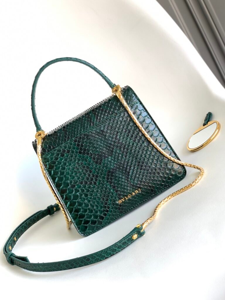 Bvlgari Serpenti Forever Python Bag Forest Emerald Green Top Handle Accordion Bag – Image 3 Bvlgari Serpenti Forever Python Bag Forest Emerald Green Top Handle Accordion Bag – Image 3