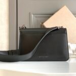 Bvlgari Serpenti Forever Maxi Chain Crossbody Bag 25cm Calf Leather Shoulder Handbag with Snakehead Closure 4 Colors Bvlgari Serpenti Forever Maxi Chain Crossbody Bag 25cm Calf Leather Shoulder Handbag with Snakehead Closure 4 Colors
