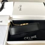 CELINE TRIOMPHE Chain Shoulder Bag in Shiny Calfskin Leather Underarm Baguette with Gold Hardware 3