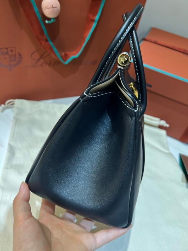 30 Loro Piana Loom L25 Handbag Grained Leather Designer Top Handle Bag with Crossbody Strap