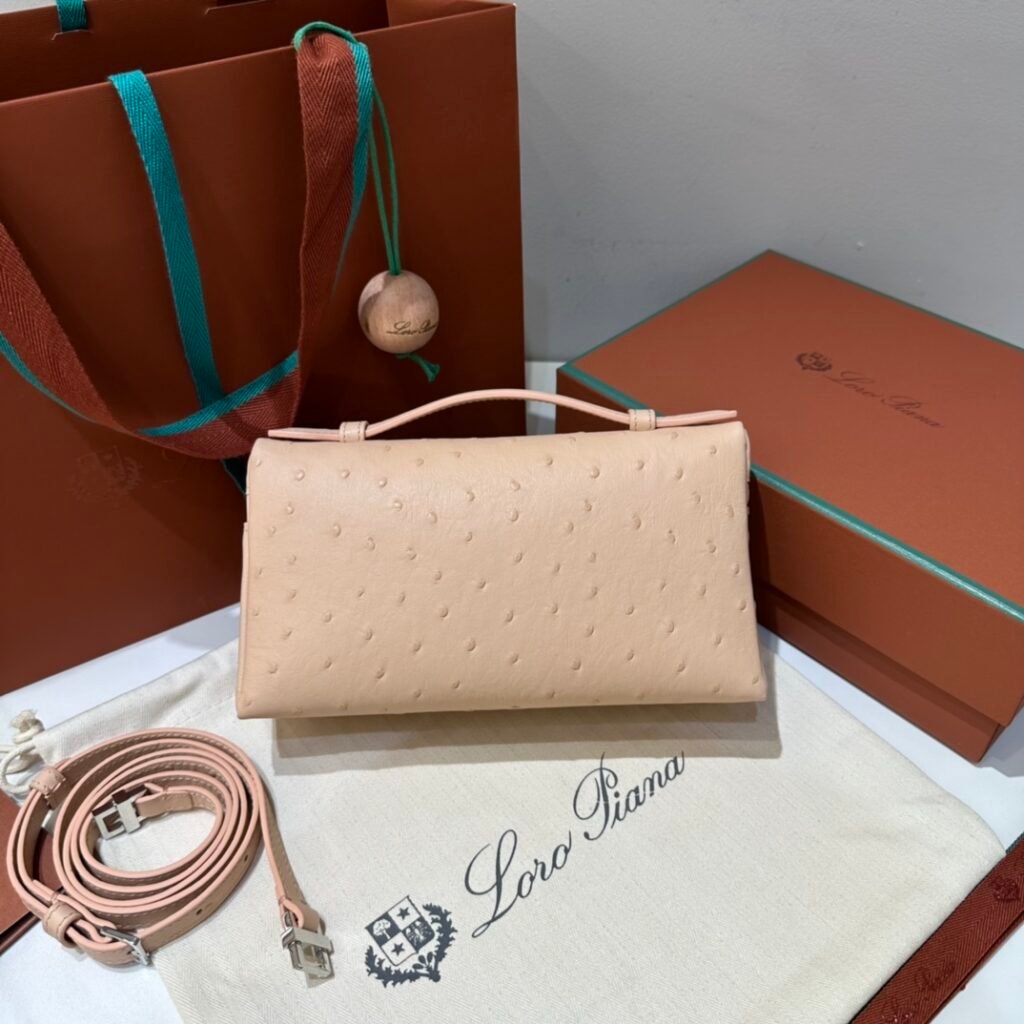 Loro Piana Extra Pocket L19 Ostrich Pattern Bag Ultimate Quiet Luxury Handbag &amp; Crossbody &ndash; Image 12