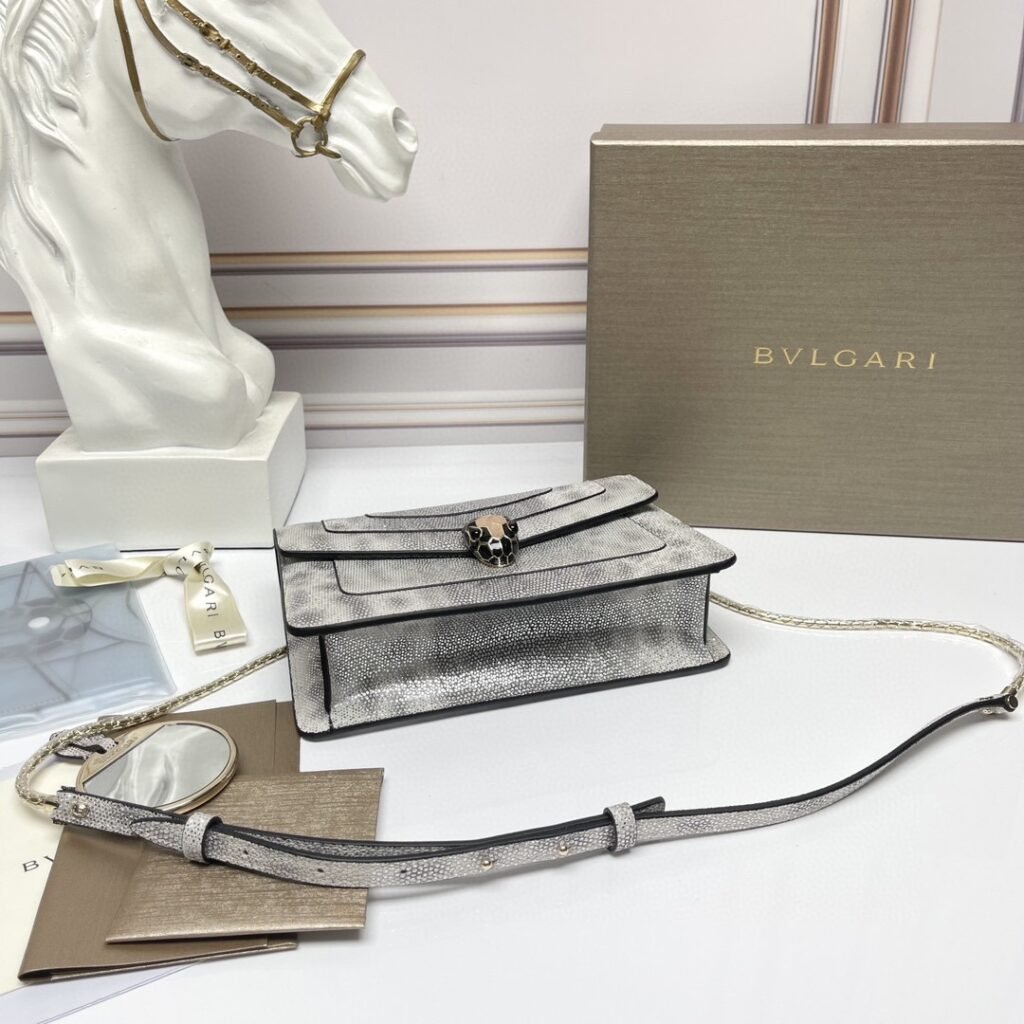 BVLGARI Serpenti Forever Shoulder Bag Metallic Silver Caviar Calfskin Crossbody Bag 22cm Snakehead Handbag – Image 3 BVLGARI Serpenti Forever Shoulder Bag Metallic Silver Caviar Calfskin Crossbody Bag 22cm Snakehead Handbag – Image 3