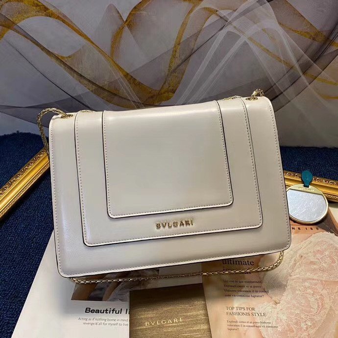 BVLGARI Serpenti Forever Large Leather Shoulder Bag 28cm Crossbody Chain Bag 4 Colors Available – Image 9 BVLGARI Serpenti Forever Large Leather Shoulder Bag 28cm Crossbody Chain Bag 4 Colors Available – Image 9