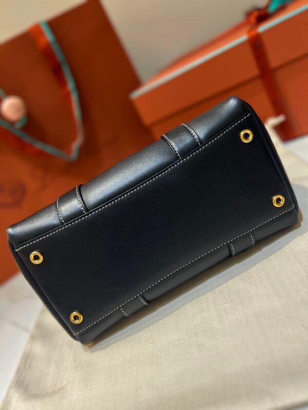 31 Loro Piana Loom L25 Handbag Grained Leather Designer Top Handle Bag with Crossbody Strap