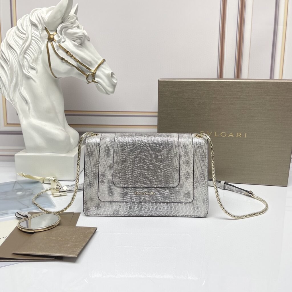 BVLGARI Serpenti Forever Shoulder Bag Metallic Silver Caviar Calfskin Crossbody Bag 22cm Snakehead Handbag – Image 4 BVLGARI Serpenti Forever Shoulder Bag Metallic Silver Caviar Calfskin Crossbody Bag 22cm Snakehead Handbag – Image 4