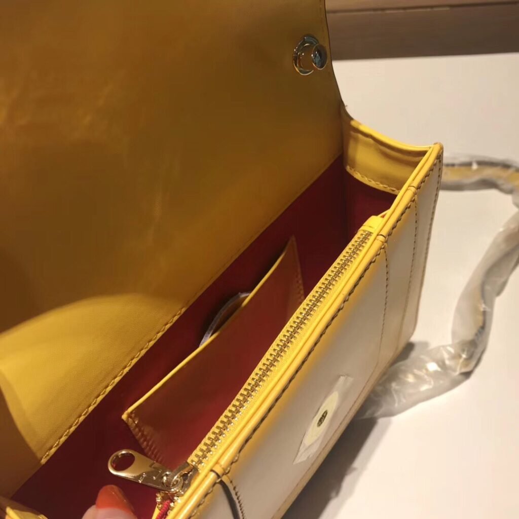 BVLGARI Serpenti Forever Shoulder Bag 20cm Small Calfskin Leather Crossbody Bag Chain Strap 6 Colors – Image 10 BVLGARI Serpenti Forever Shoulder Bag 20cm Small Calfskin Leather Crossbody Bag Chain Strap 6 Colors – Image 10