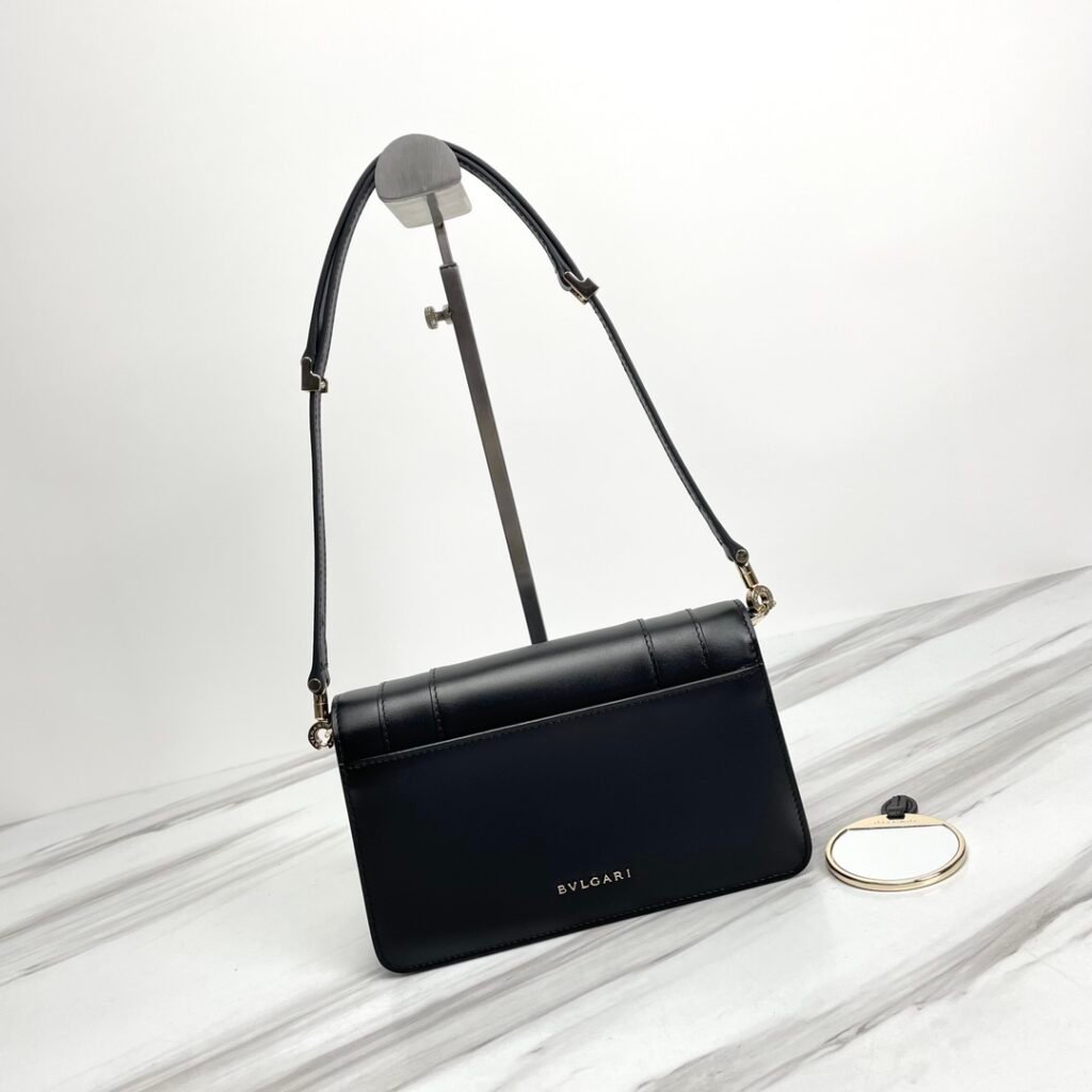 BVLGARI Serpenti Forever East-West Small Shoulder Bag 22cm Calf Leather Crossbody Bag with Snakehead Closure – Image 16 BVLGARI Serpenti Forever East-West Small Shoulder Bag 22cm Calf Leather Crossbody Bag with Snakehead Closure – Image 16