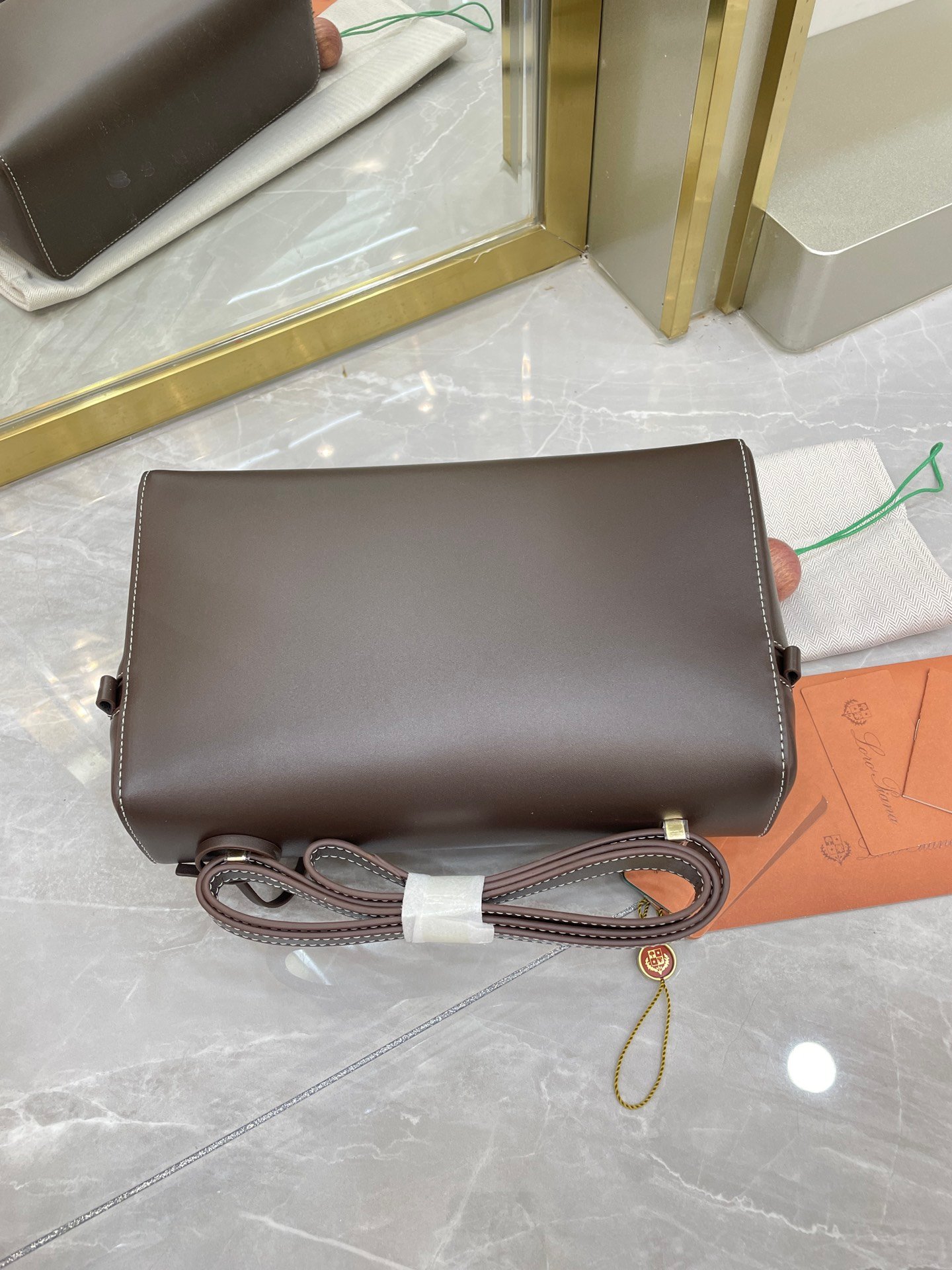 Loro Piana Extra Bag L27 Luxury Saddle Leather Crossbody & Shoulder Bag for Women 27cm Vanity Top-Handle Bag Loro Piana Extra Bag L27 Luxury Saddle Leather Crossbody & Shoulder Bag for Women 27cm Vanity Top-Handle Bag