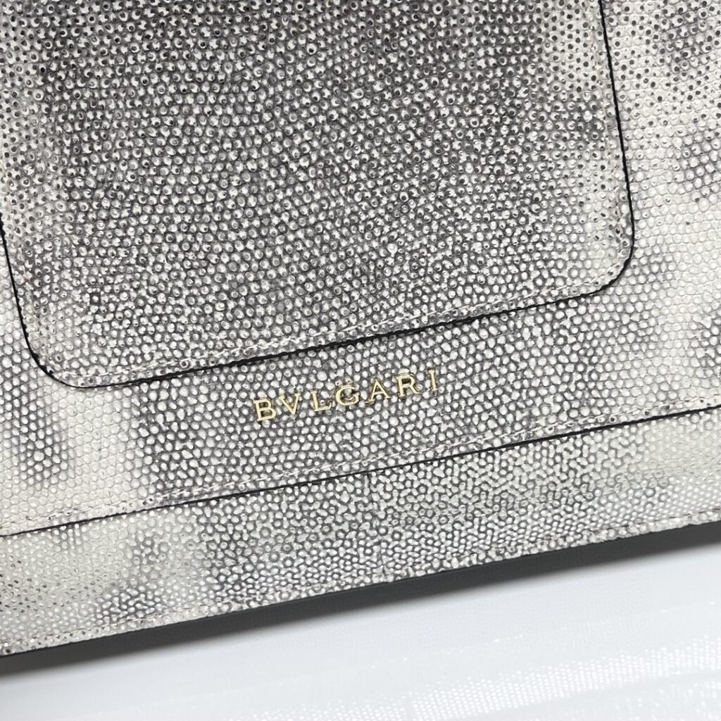 BVLGARI Serpenti Forever Shoulder Bag Metallic Silver Caviar Calfskin Crossbody Bag 22cm Snakehead Handbag – Image 5 BVLGARI Serpenti Forever Shoulder Bag Metallic Silver Caviar Calfskin Crossbody Bag 22cm Snakehead Handbag – Image 5