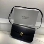 Bvlgari x Alexander Wang Collaboration Serpenti in Love Collection Mini Leather Shoulder Bag 26cm Calfskin Crossbody Bag with Iconic Snakehead Closure 4 Colors Bvlgari x Alexander Wang Collaboration Serpenti in Love Collection Mini Leather Shoulder Bag 26cm Calfskin Crossbody Bag with Iconic Snakehead Closure 4 Colors